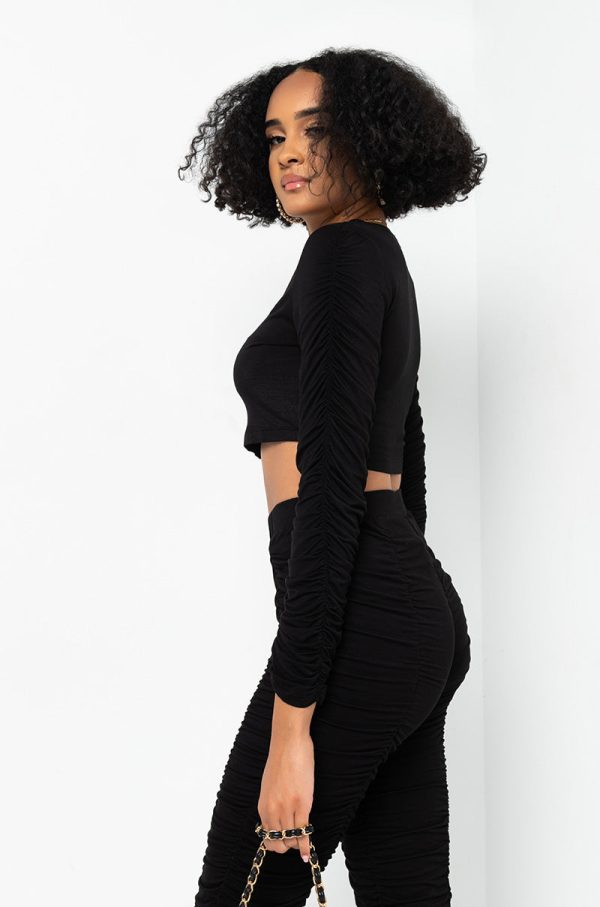 STACK IT UP ROUCHED LONG SLEEVE CROP TOP BLACK Fashion