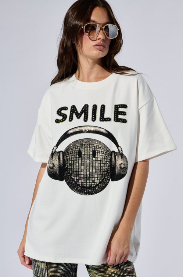 SMILE RHINESTONE DETAIL OVERSIZED TSHIRT IN WHITE Discount